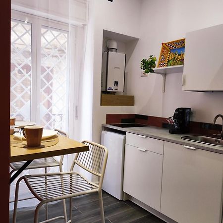 Donna Oliva Guest House Палермо Екстериор снимка