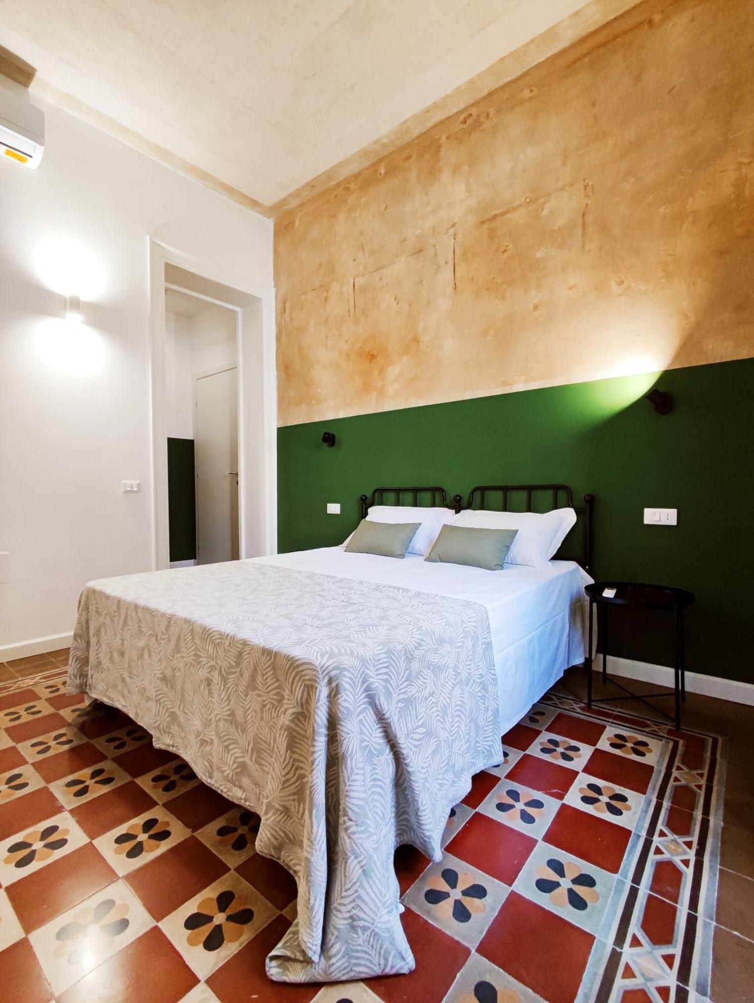 Donna Oliva Guest House Палермо Екстериор снимка