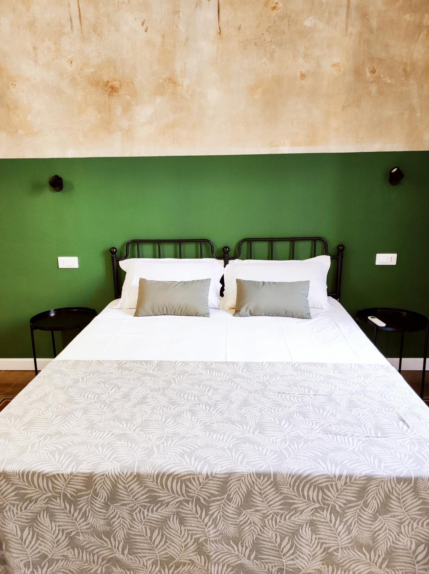 Donna Oliva Guest House Палермо Екстериор снимка