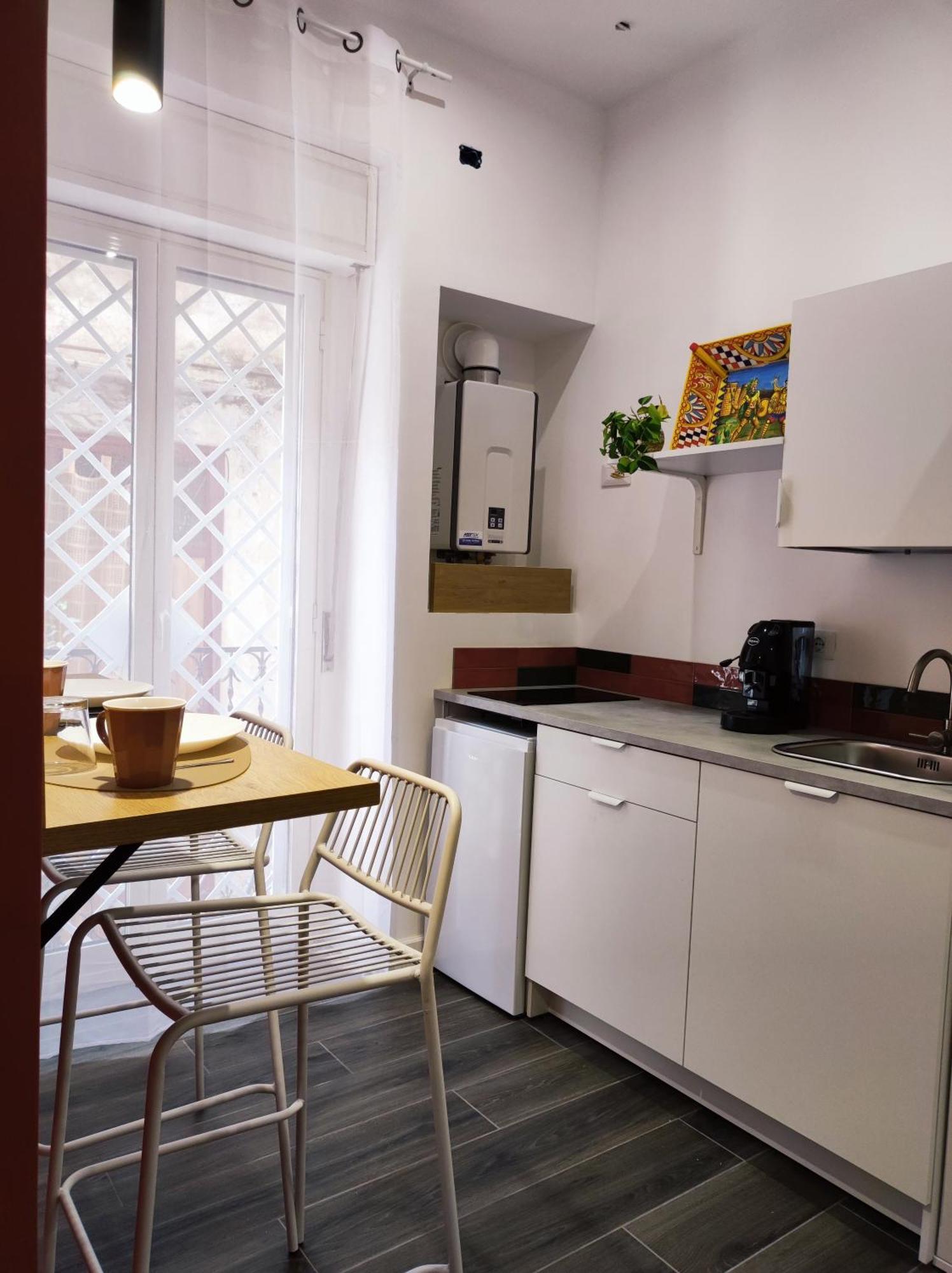 Donna Oliva Guest House Палермо Екстериор снимка
